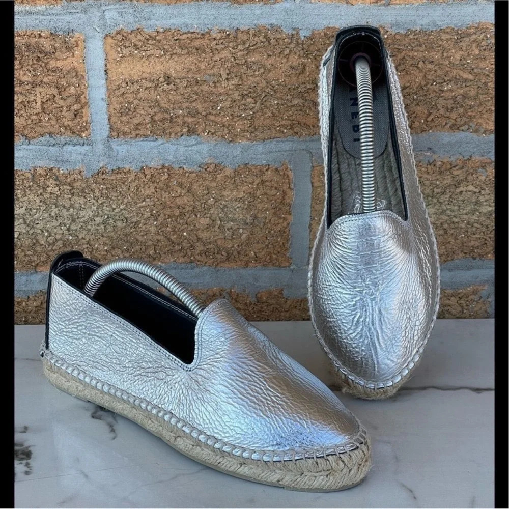 Manebi Los Angeles Metallic Flat Espadrille,
Platinum 6.5